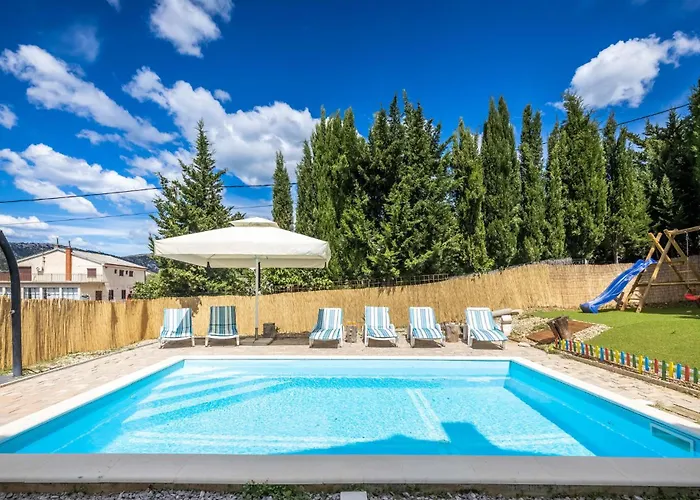 4 Bedroom Lovely In *