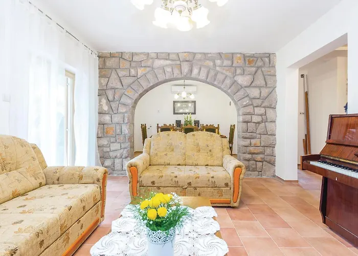 4 Bedroom Lovely In Feriehus *