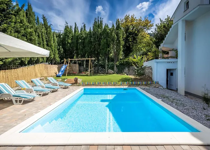 Feriehus 4 Bedroom Lovely In