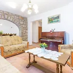 Awesome In Casa de Férias Bribir (Primorje-Gorski Kotar)