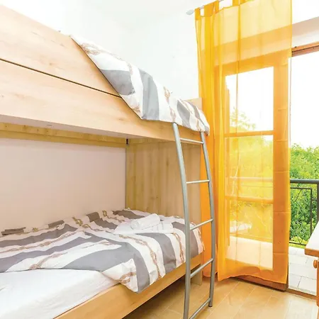 別荘 4 Bedroom Lovely In *