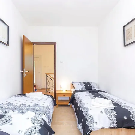 Nice Home In Bribir With Wifi *