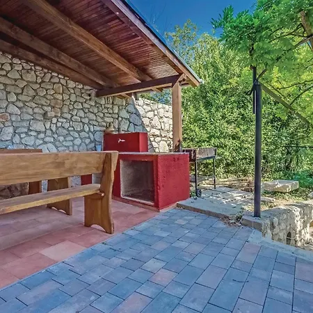 別荘 4 Bedroom Lovely In