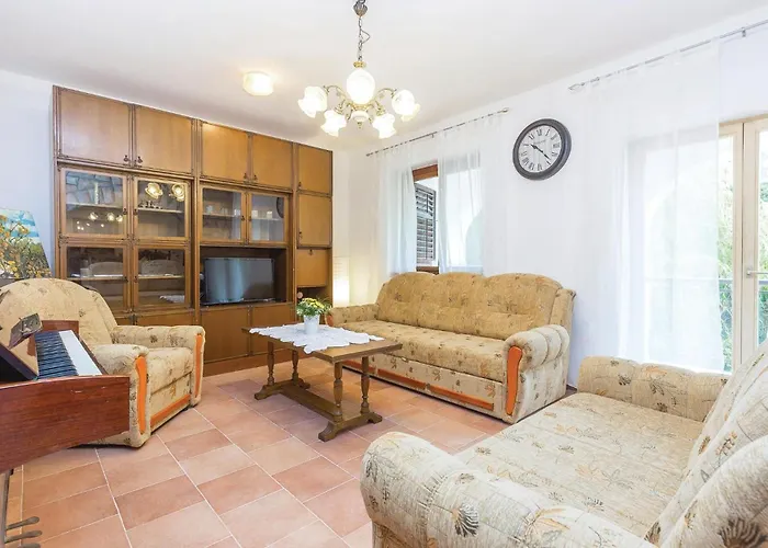 度假居 4 Bedroom Lovely In 布里比尔