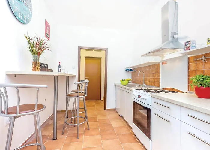 度假居 4 Bedroom Lovely In 布里比尔