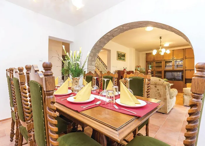 度假居 4 Bedroom Lovely In 布里比尔
